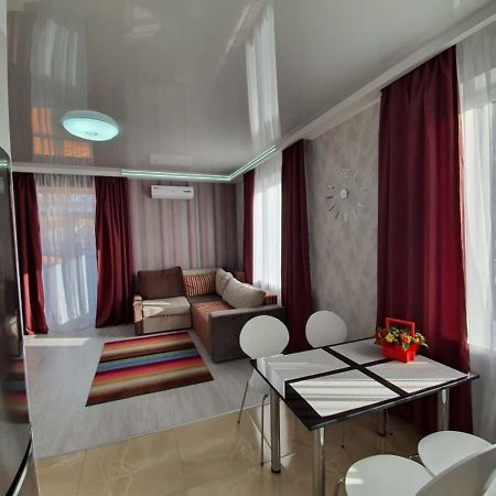 Lux New Apartment 2019 Kharkiv Exterior photo