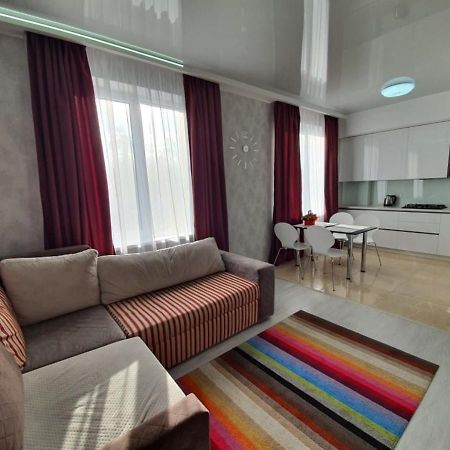 Lux New Apartment 2019 Kharkiv Exterior photo