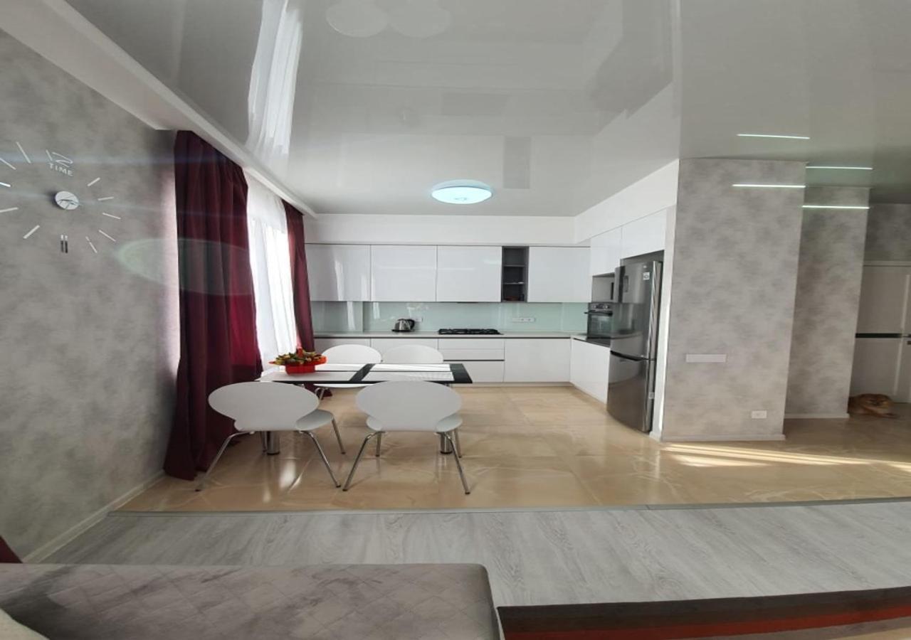Lux New Apartment 2019 Kharkiv Exterior photo